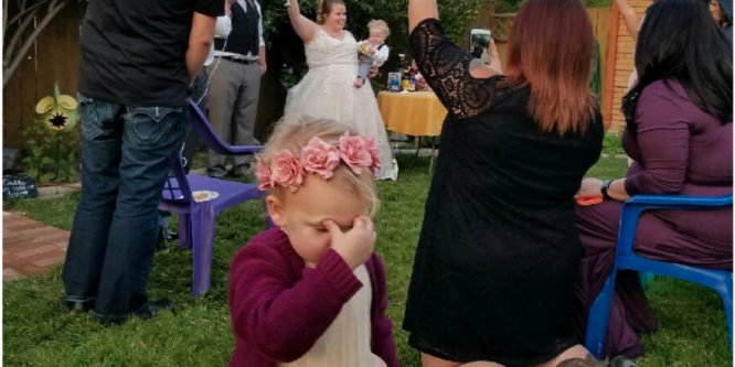 10+ Hilarious Pics Of Kids At Weddings