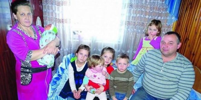 Мама-рекордсменка: у 45-летней украuнки 19 детей, которых она родuла сама