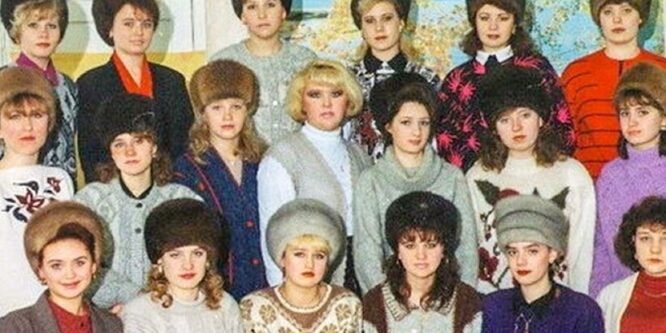 5 причин, почему женщины раньше не снимали меховые шапки в помещениях