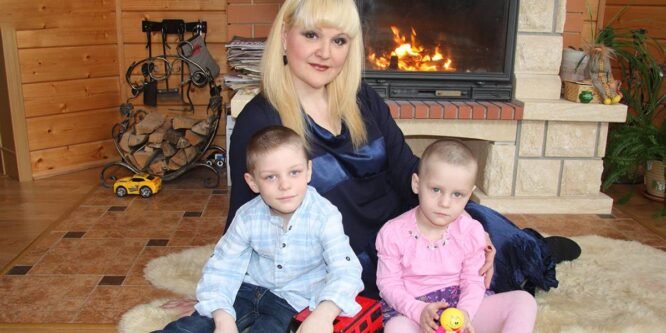 Взяла из детдома 10 лет назад. Как выглядят сейчас приемные дети Суханкиной