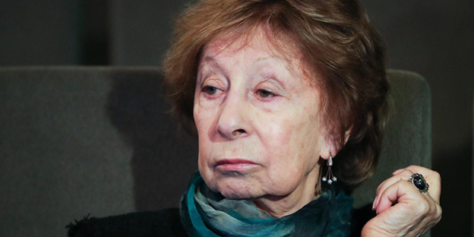 Ахеджакова под давлением общественности из-за своих высказываний
