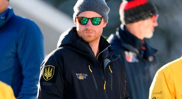 Принц Гарри поддержал украинскую команду на Invictus Games, одев куртку с гербом Украины