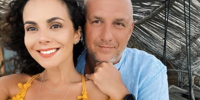 Длинноногая красавица в красном боди смотрит на Потапа, как на Бога. Каменских с мужем воссоединились на фестивале Вайкуле, но есть одно «но»!